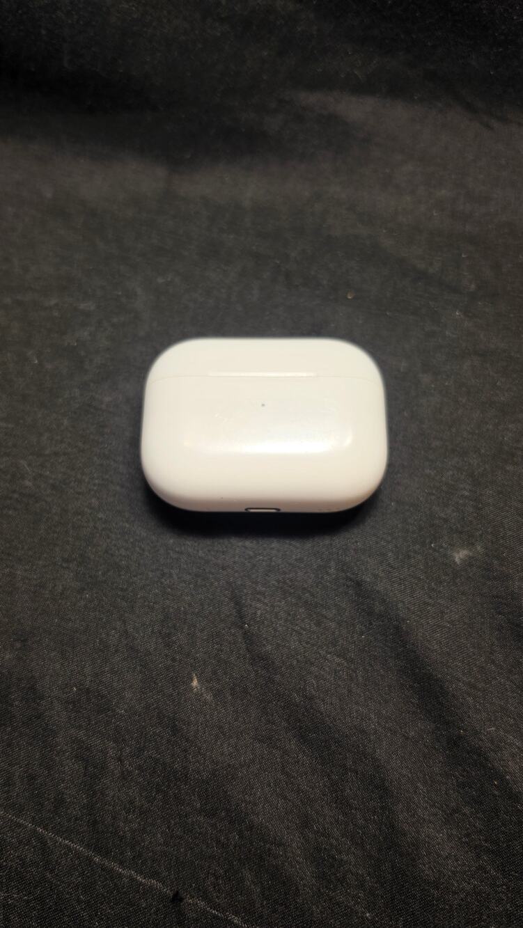 Apple AirPod Pro 2nd Generation Charging Case MagSafe LIGHTNING A2700 100% OEM